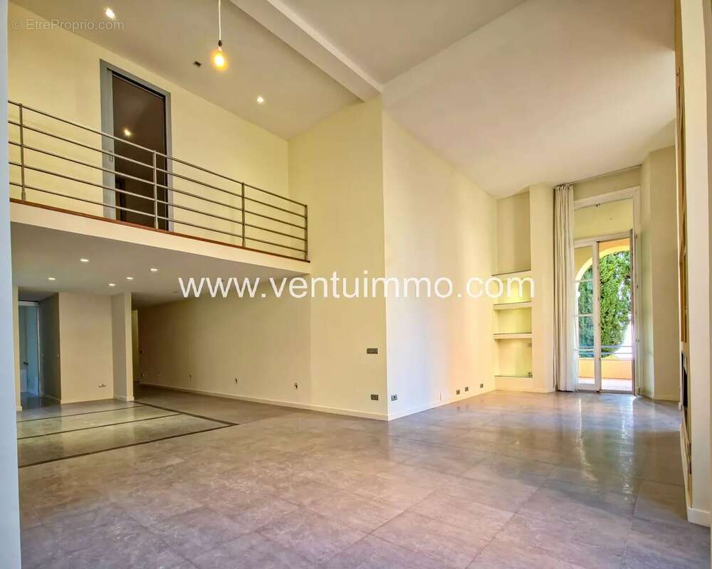Appartement à ROQUEBRUNE-CAP-MARTIN