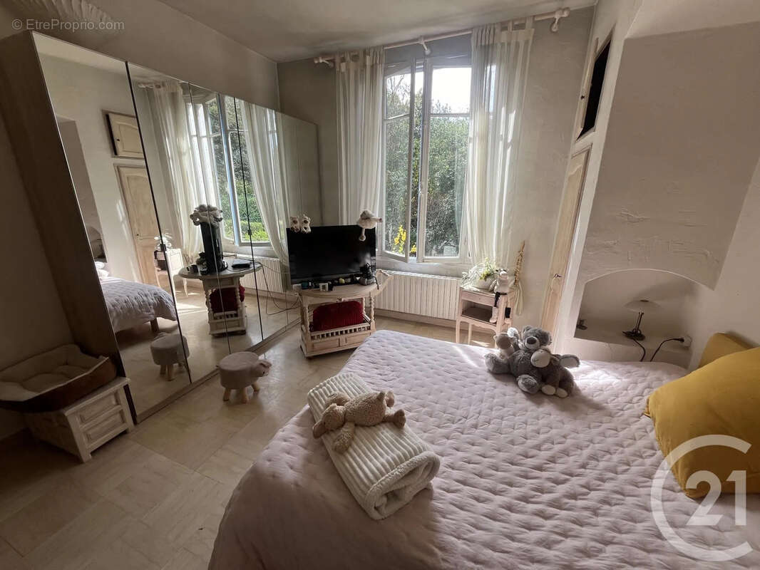 Maison à ROQUEFORT-LES-PINS