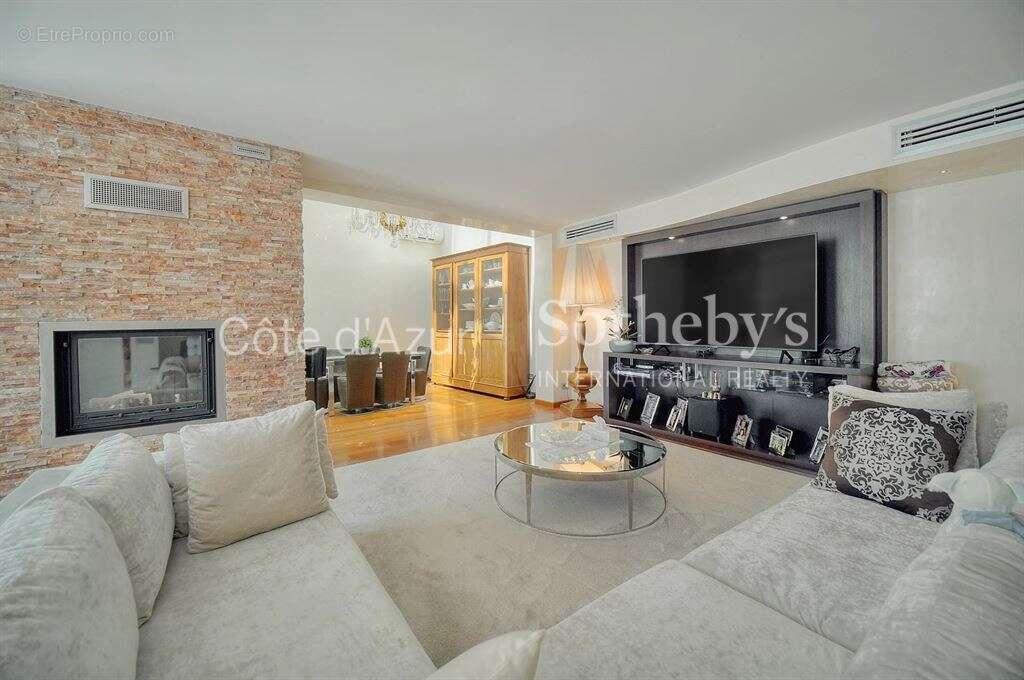 Appartement à ROQUEBRUNE-CAP-MARTIN