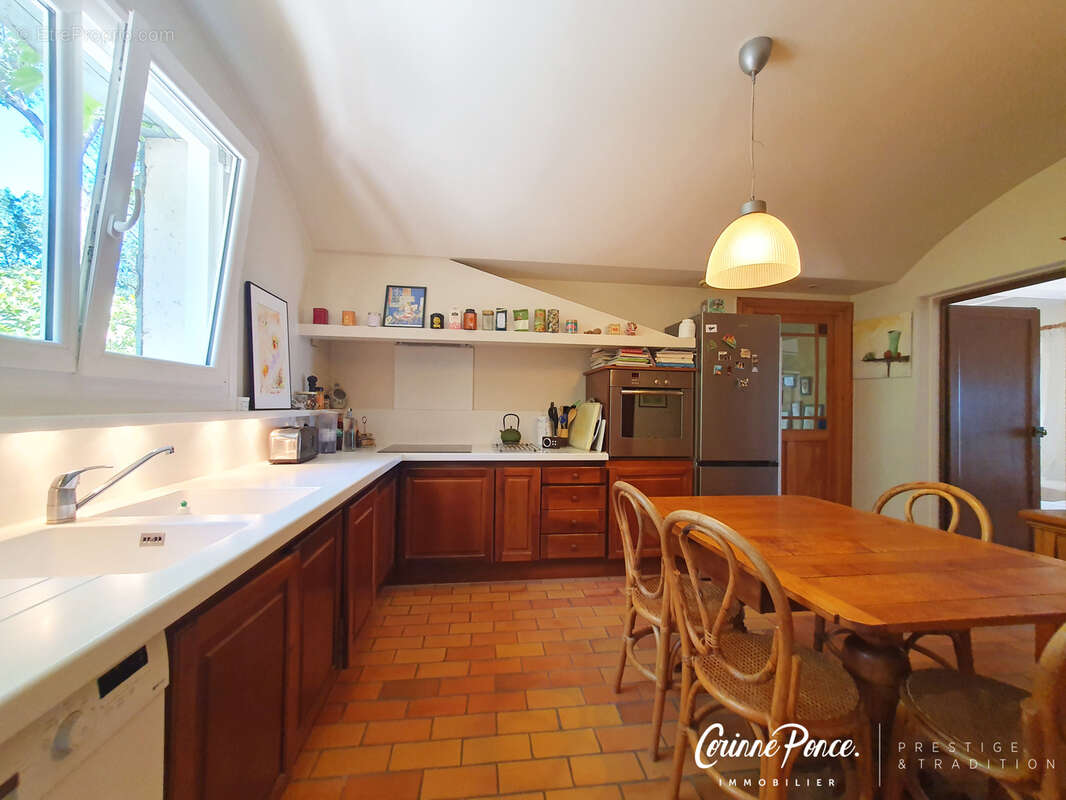 Nimes grande villa familiale plus mazet corinne ponce immobilier - photo 7