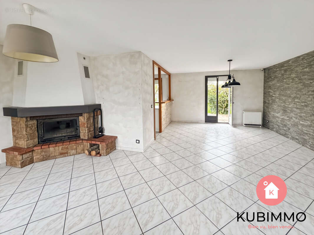 Maison à CONCHES-SUR-GONDOIRE