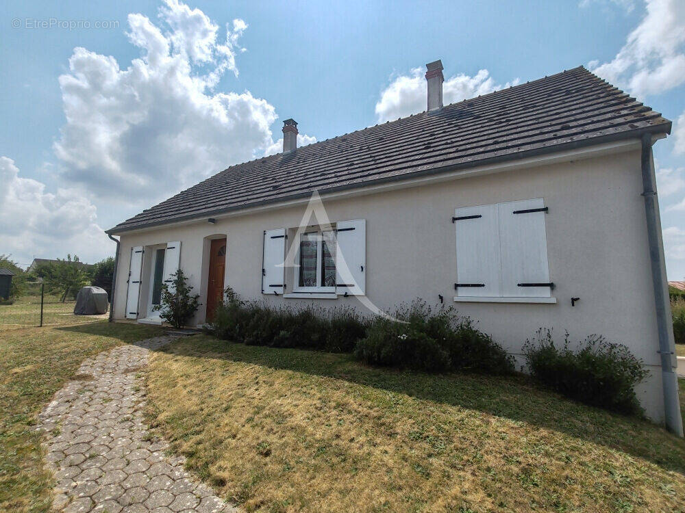 Maison à SAMBIN