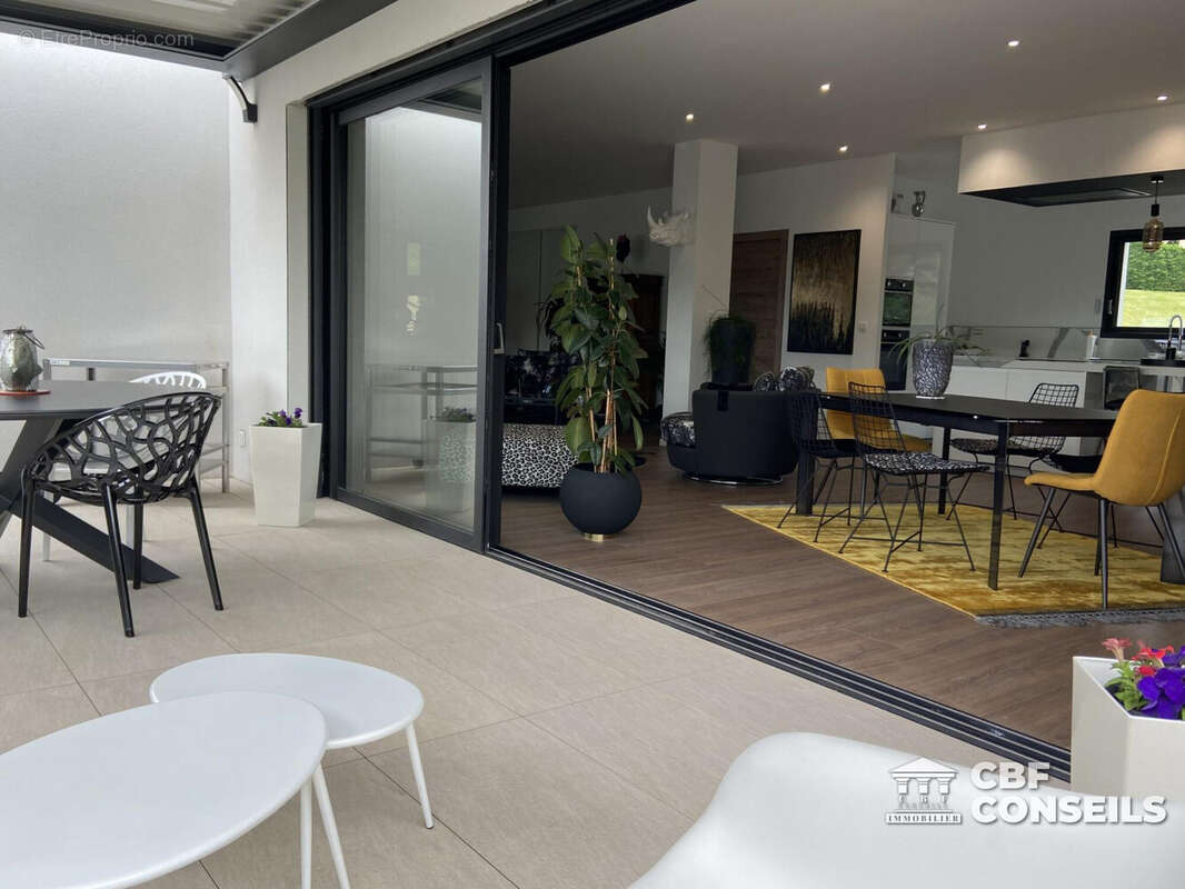 Maison à VEYRE-MONTON