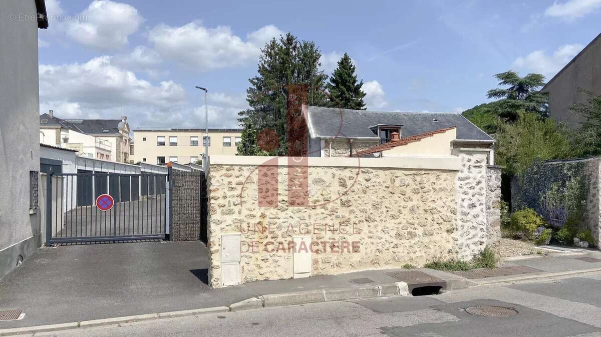 Parking à CHEVREUSE