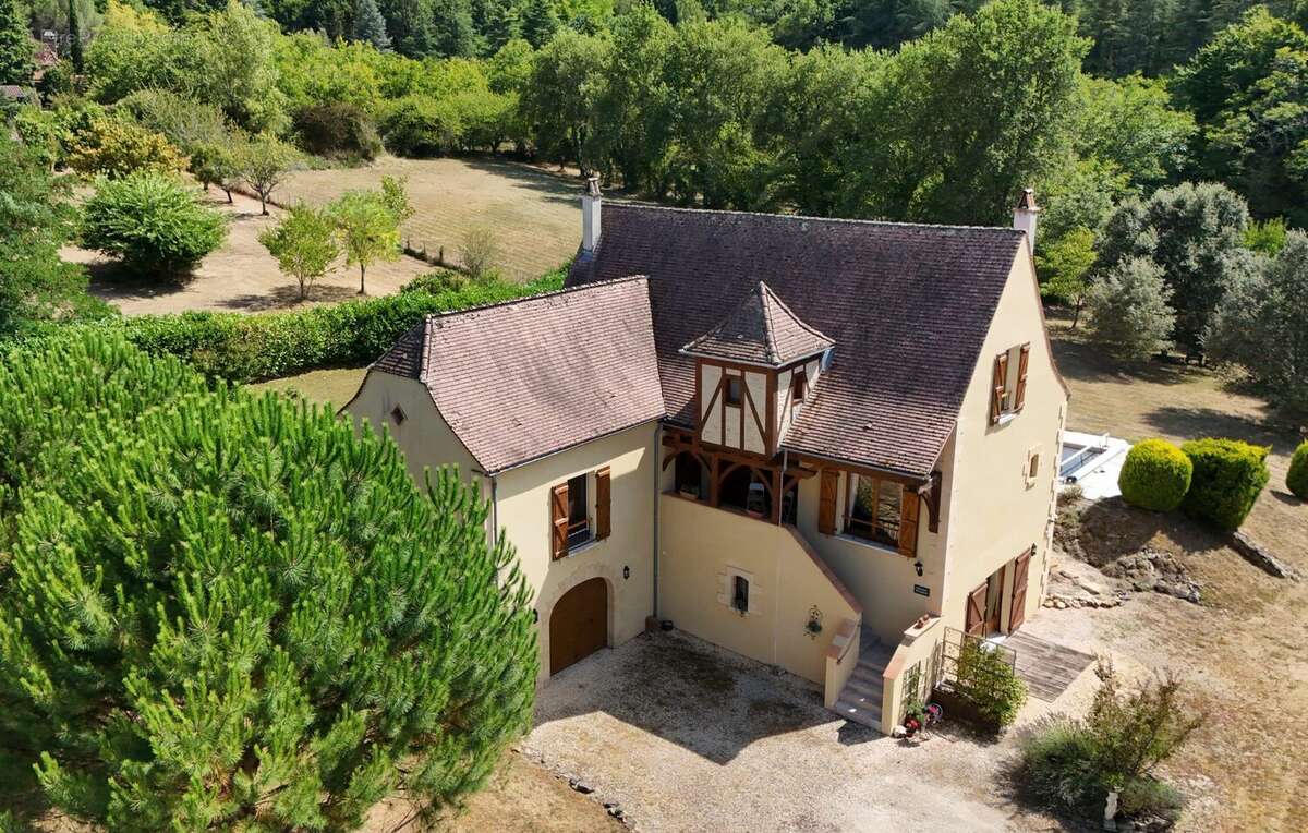 Maison 213 m² à Le Buisson-De-Cadouin  - photo 3