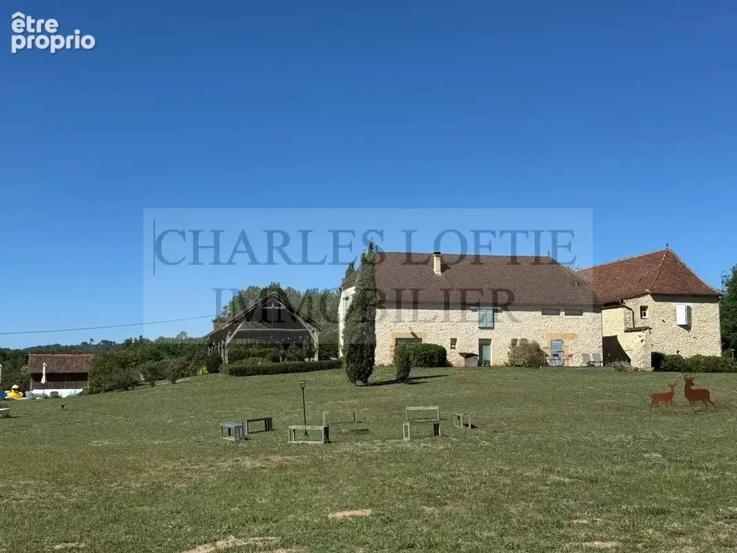 Magnifique ensemble comprenant une maison principale et hébergements touristiques sur un terrain de 1.5 ha - photo 4