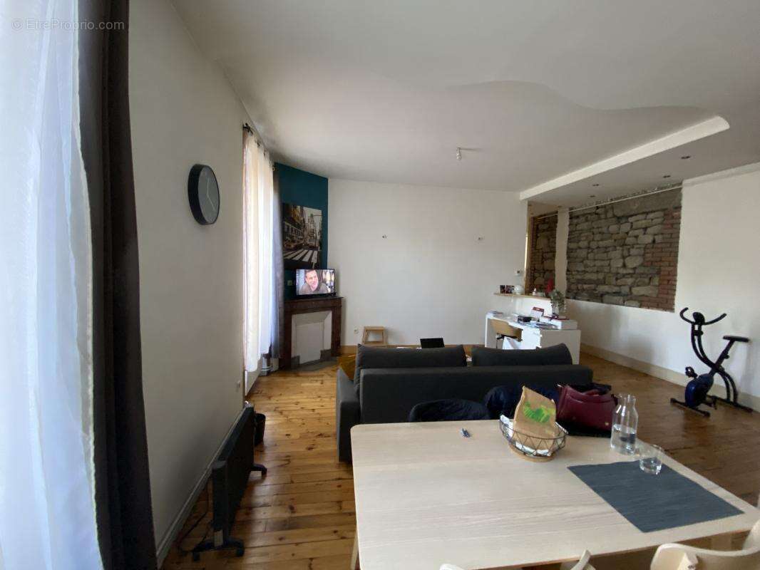 Appartement à SAINT-ETIENNE