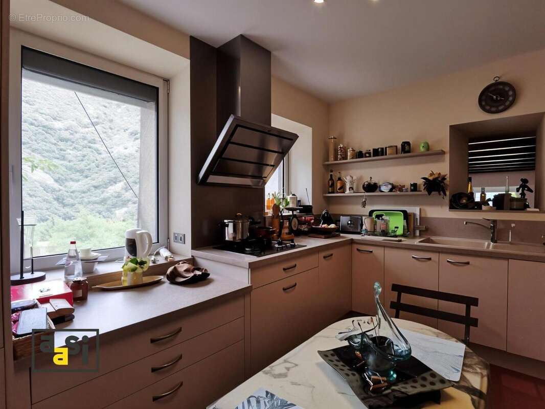 Maison 111 m² à Meyras  - photo 9