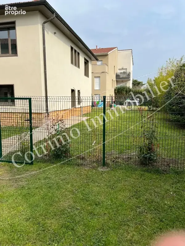 Appartement 5P de103 m² +jardin à VAULX EN VELIN VILLAGE - photo 2