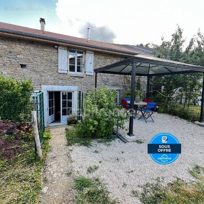 Maison à CRESSIA