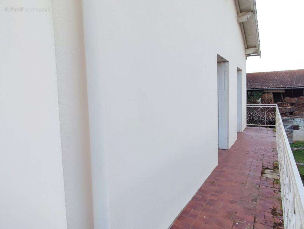 Maison à SAINT-AMADOU