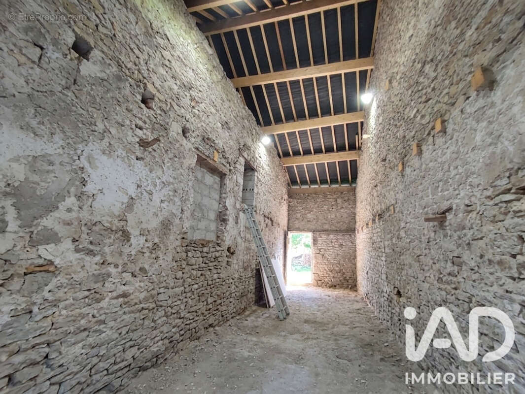 Maison 110 m² à Virieu-Le-Grand  - photo 6