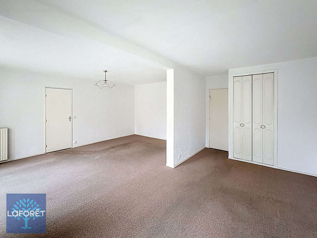 Appartement à ELANCOURT