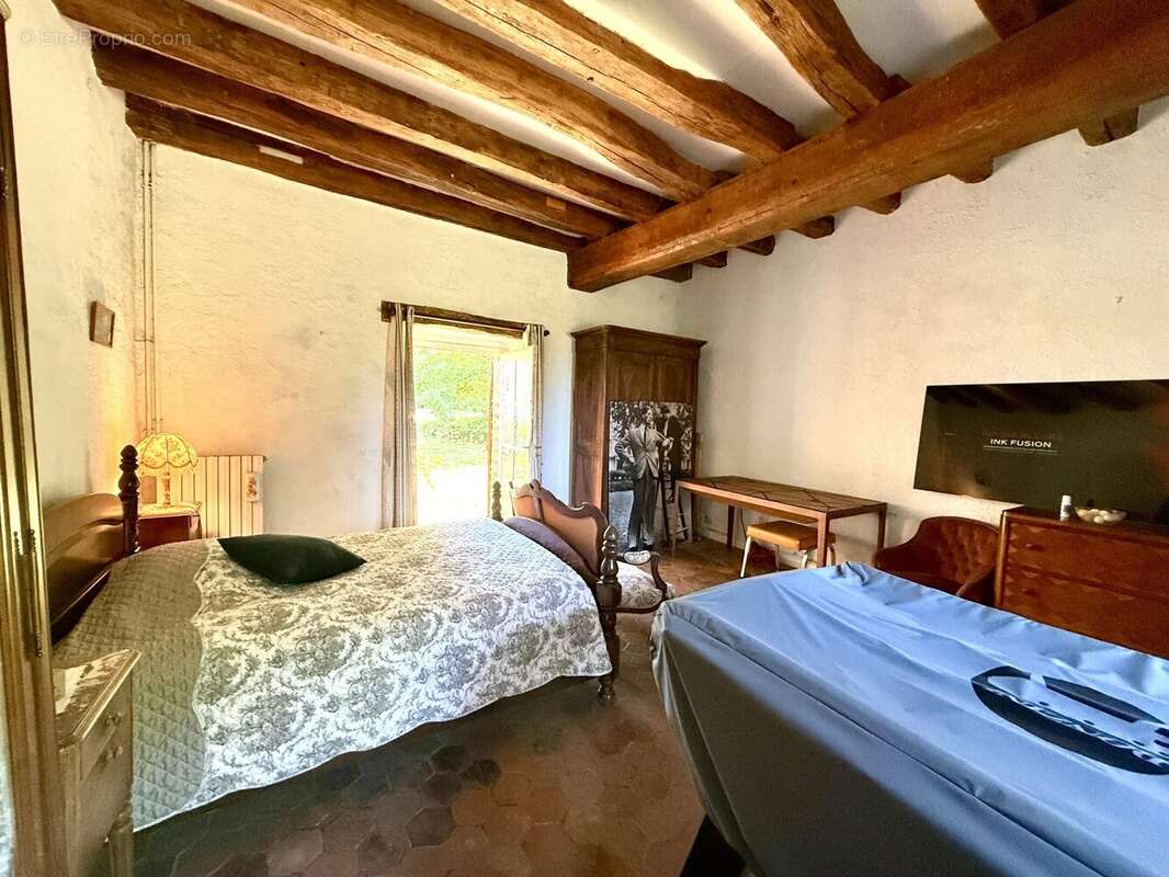 Maison à THORIGNY-SUR-OREUSE