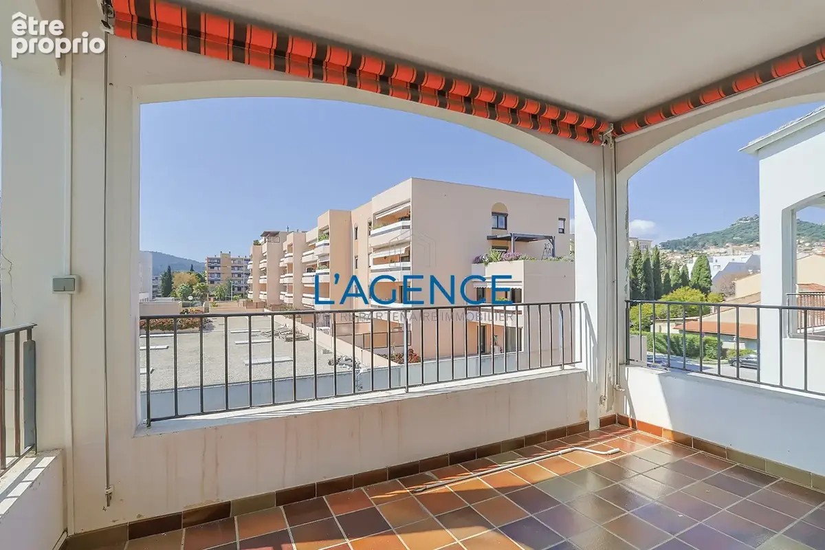 Appartement à HYERES