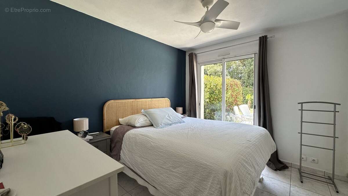 GOLF ET CENTRE VILLE VILLA A PIED POUR CETTE VILLA DE 6 Pièces de 150 m2 sur une parcelle de 800 m2 avec piscine - photo 11