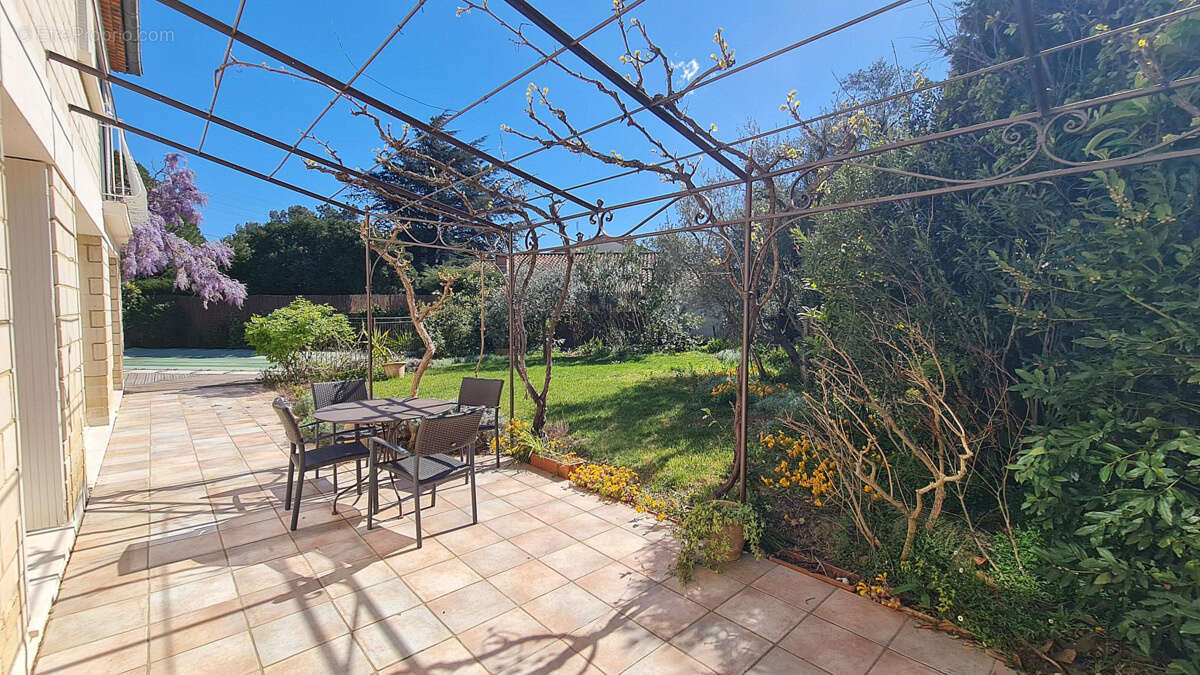 Maison à VILLENEUVE-LES-AVIGNON