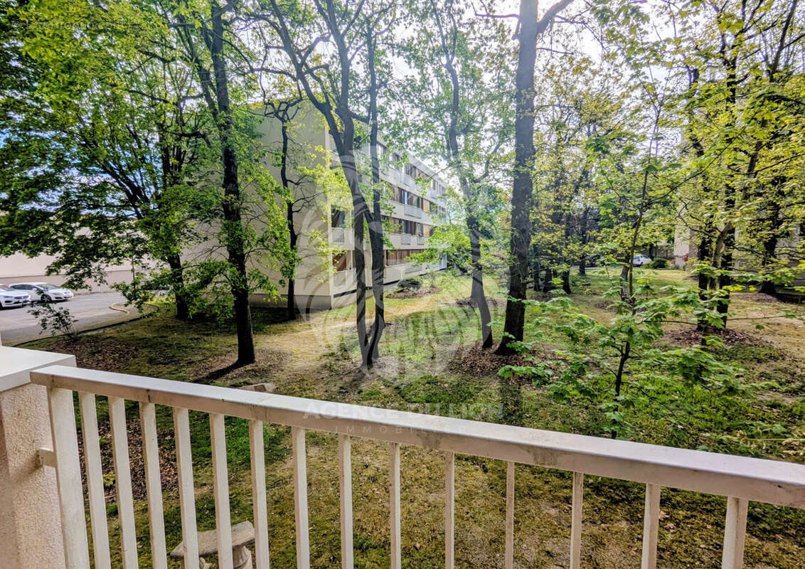 Appartement à BEAUCHAMP