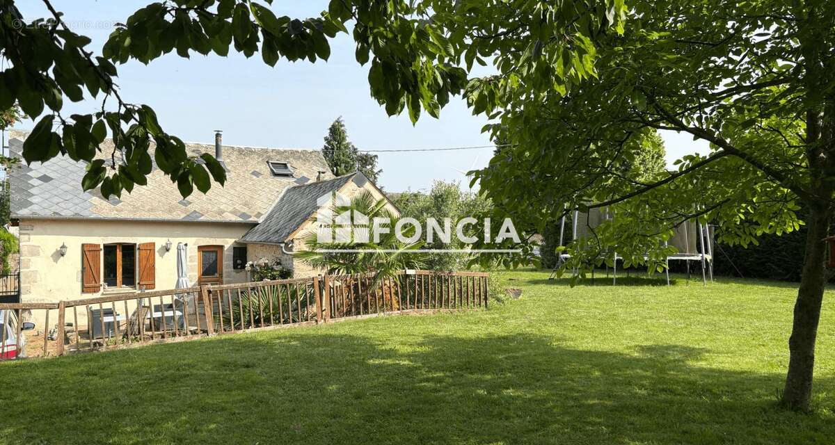 SECTEUR VOVES ET BONNEVAL - Petite maison de caractère avec jardin champêtre - photo 3