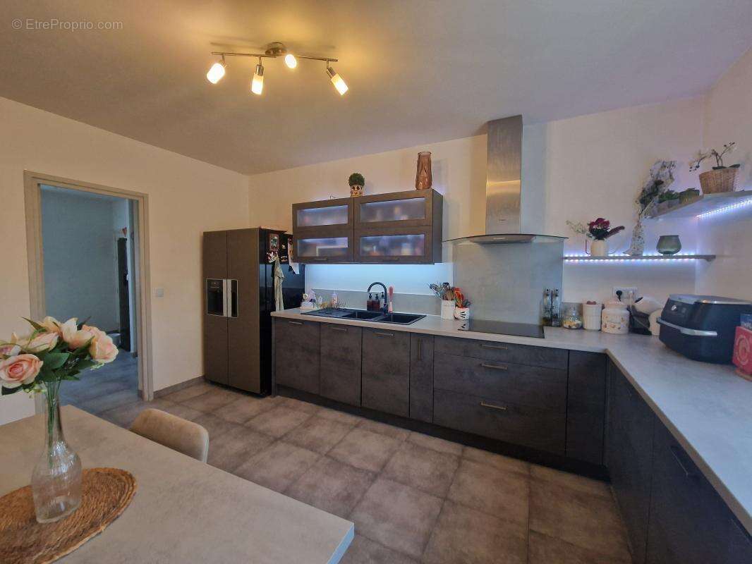 Maison à VAIRES-SUR-MARNE