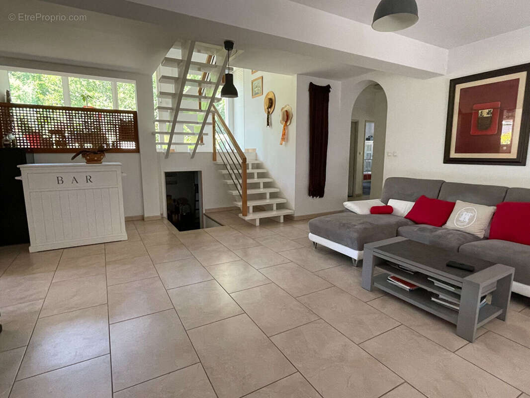 Maison à VOUNEUIL-SUR-VIENNE