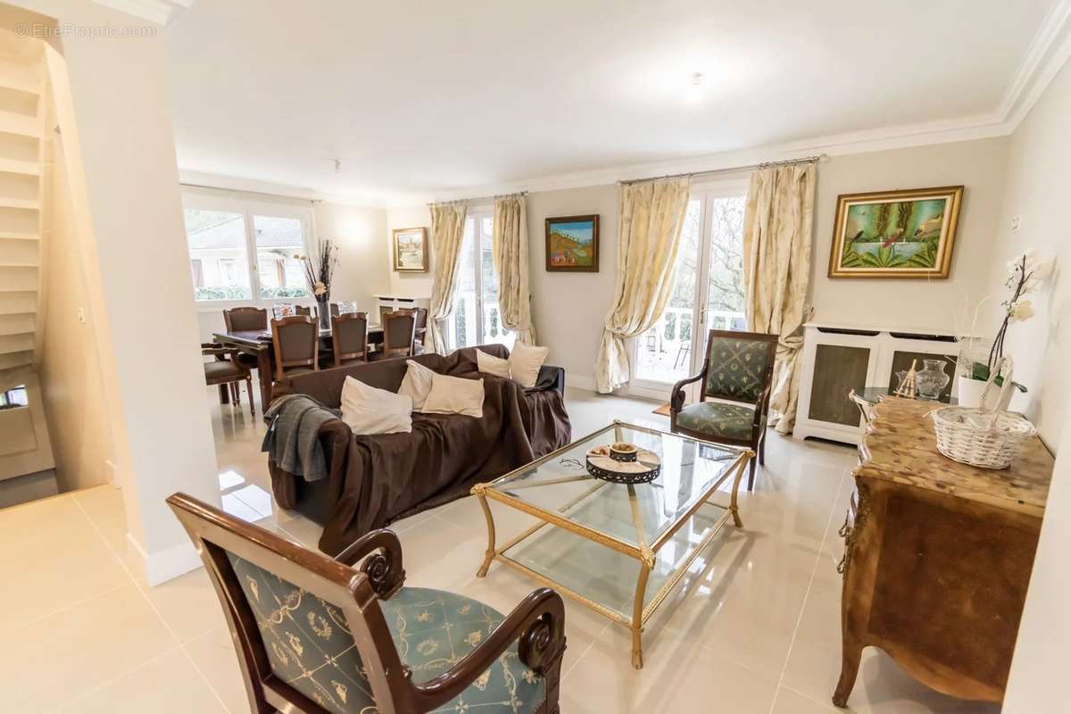 Maison à MONTMORENCY