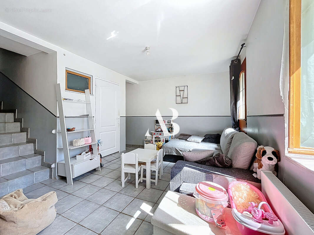 Maison à LUISETAINES