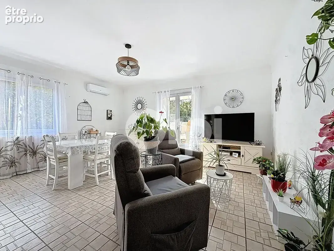 Saint-aygulf – maison 2 appartements – terrain 800 m² - photo 13
