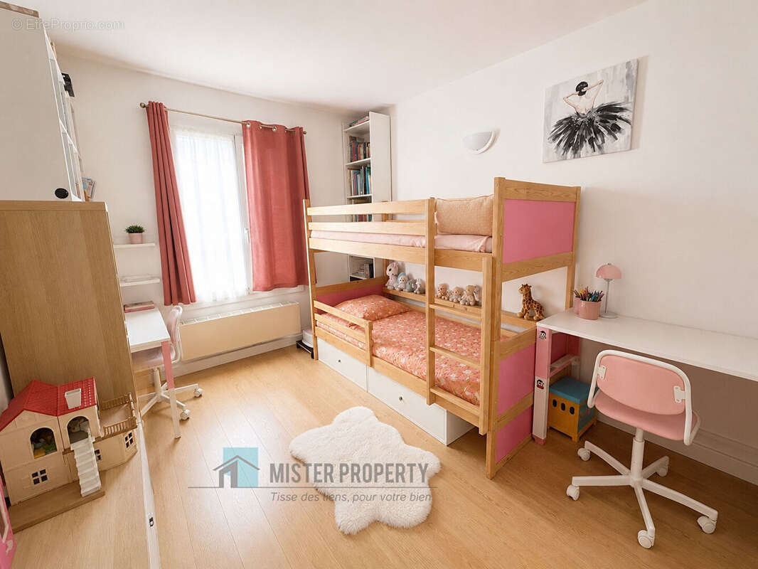Rueil Malmaison - Rueil-sur-Seine / 3 pièces - 70m2 - Balcons - Box - photo 11