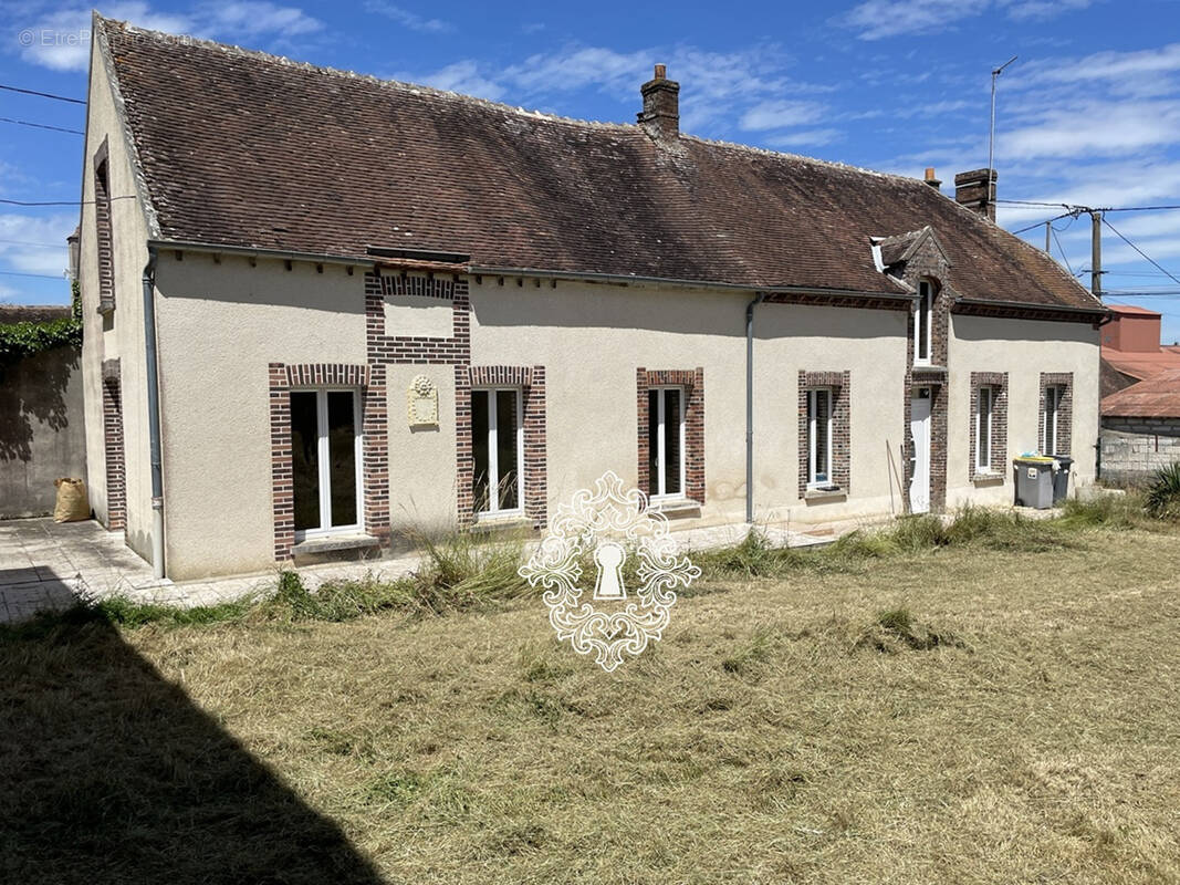Maison à SERGINES