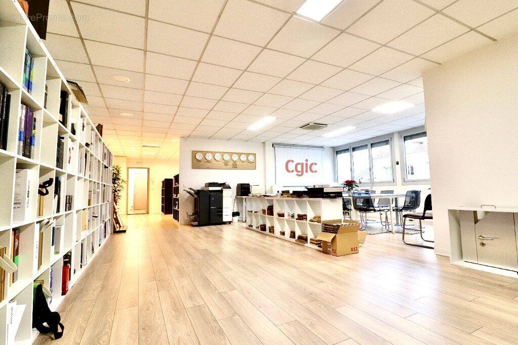 Commerce à SAINT-GERMAIN-EN-LAYE