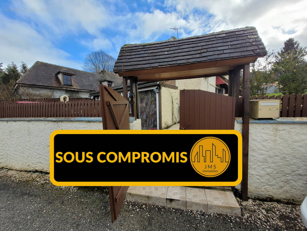 Maison à LE MONTET