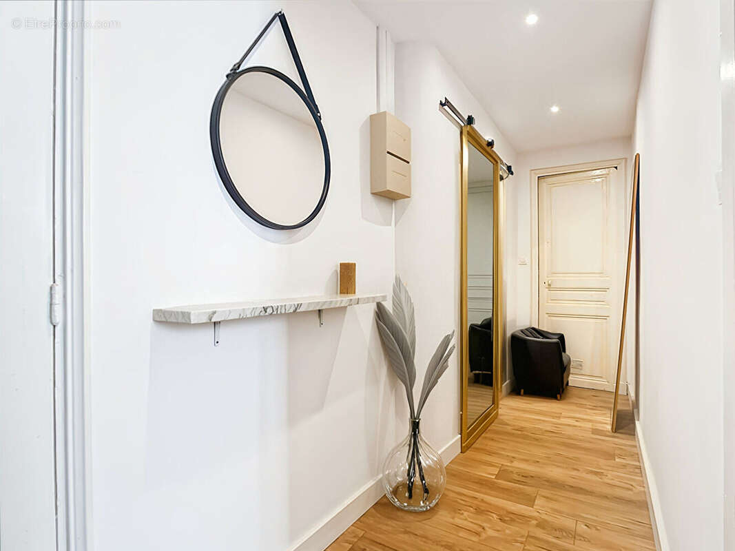 Appartement 46 m2 T2 à vendre Secteur La Joliette 13002 Marseille - photo 3