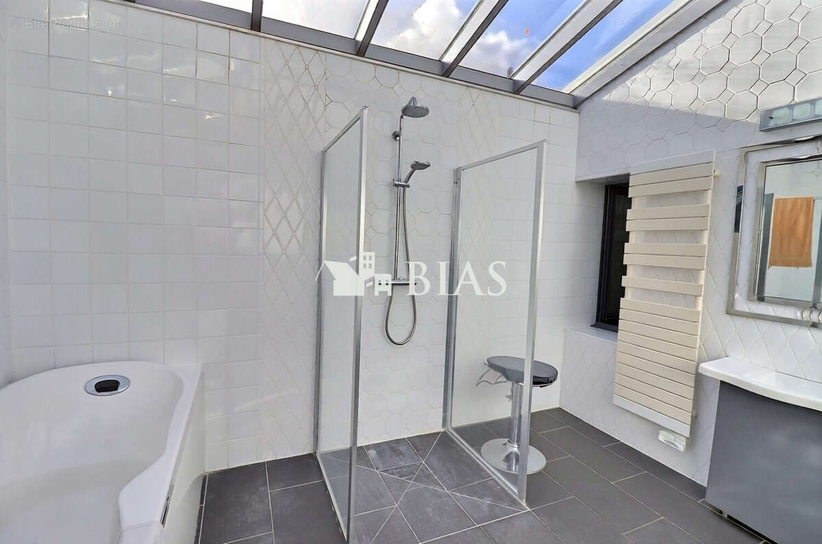 Maison 110 m² à Pont-L'eveque  - photo 5