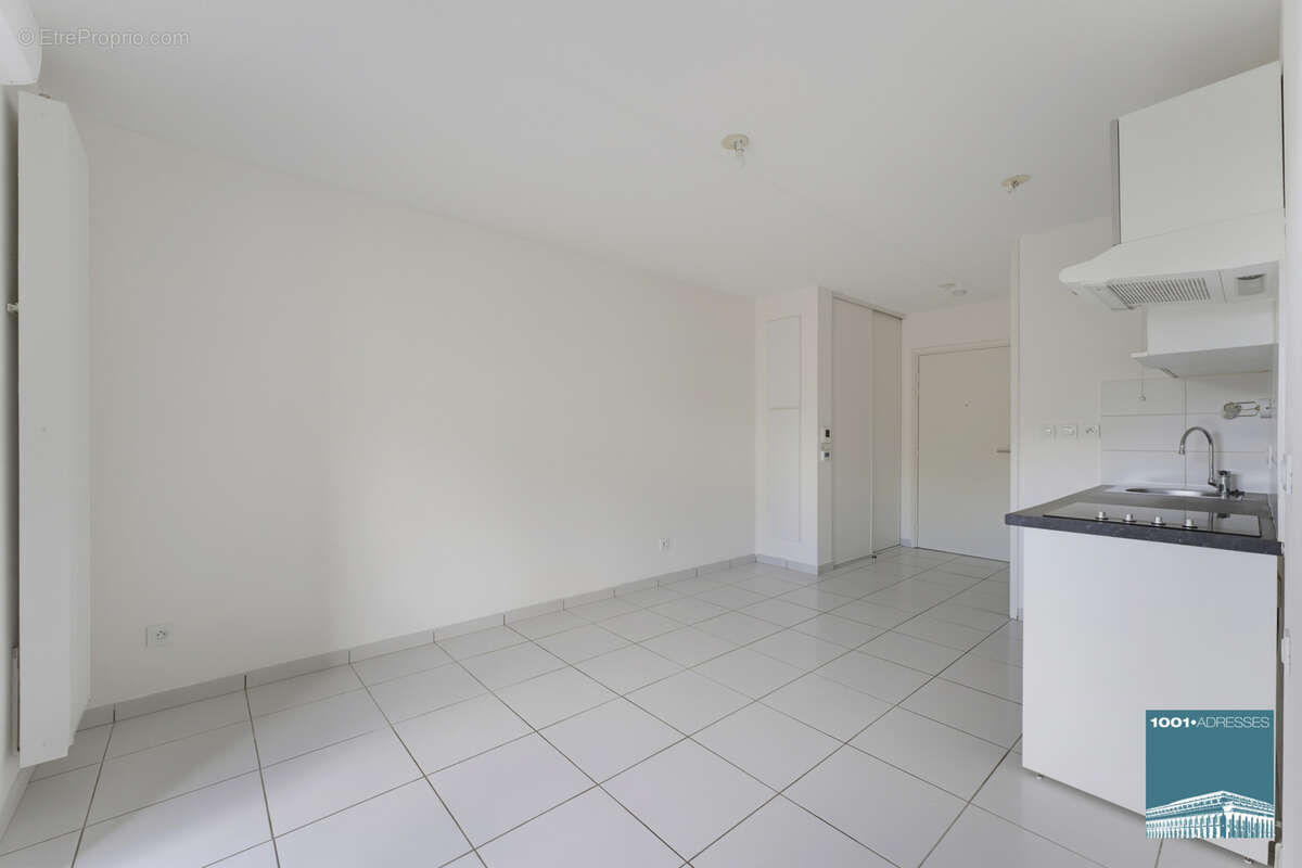 Deux pièces vendu libre - photo 3