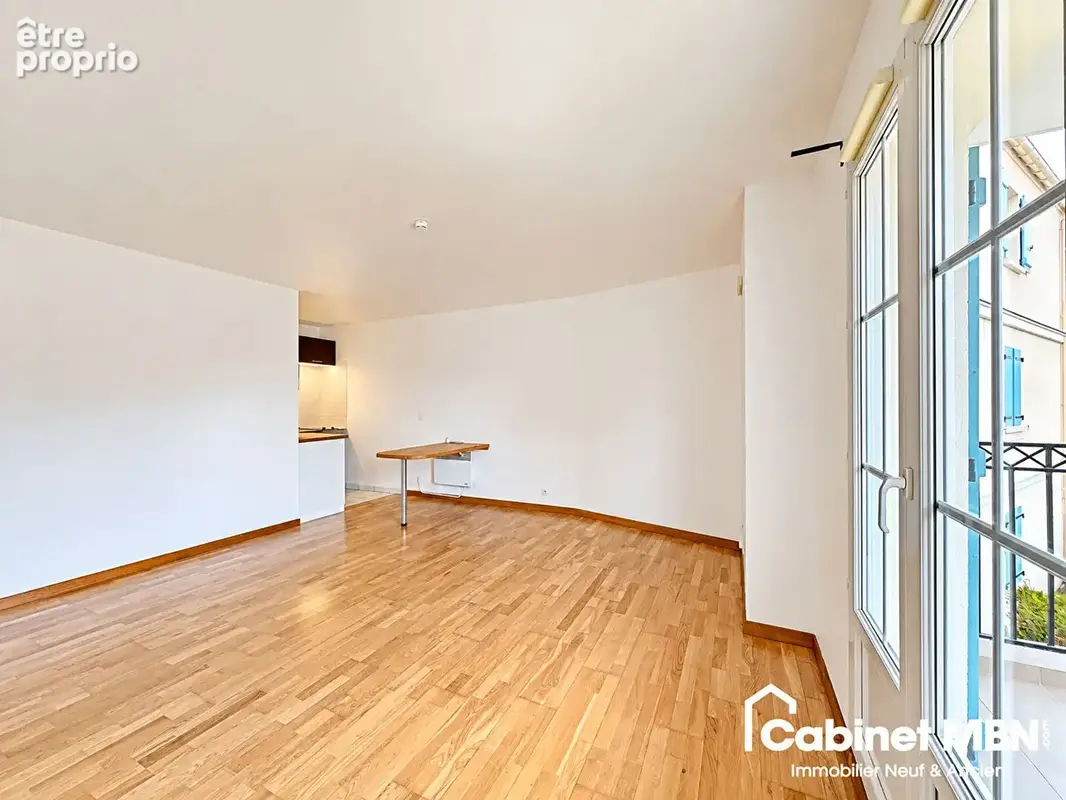 Centre-ville - studio 31 m² - balcon - parking - photo 3