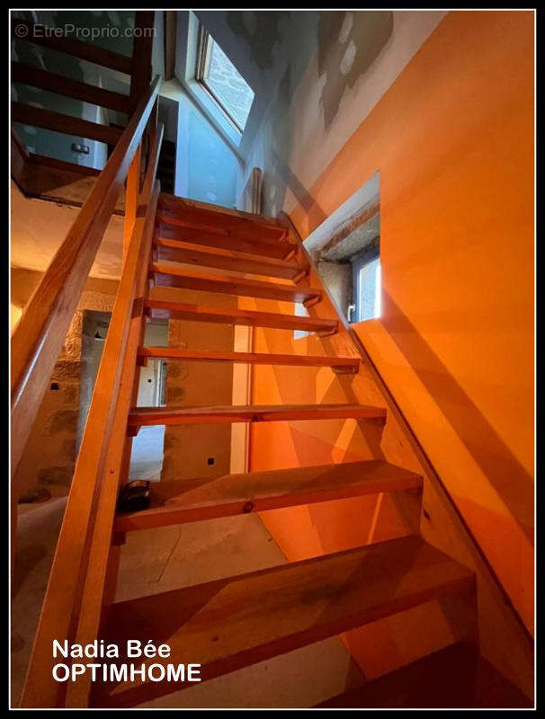 Maison à SAINT-PIERRE-BELLEVUE