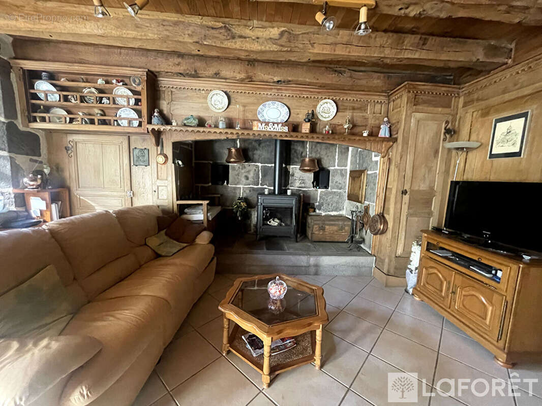 Maison à SAINT-MARTIN-SOUS-VIGOUROUX