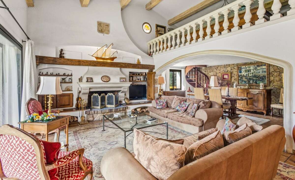 Maison à MOUGINS