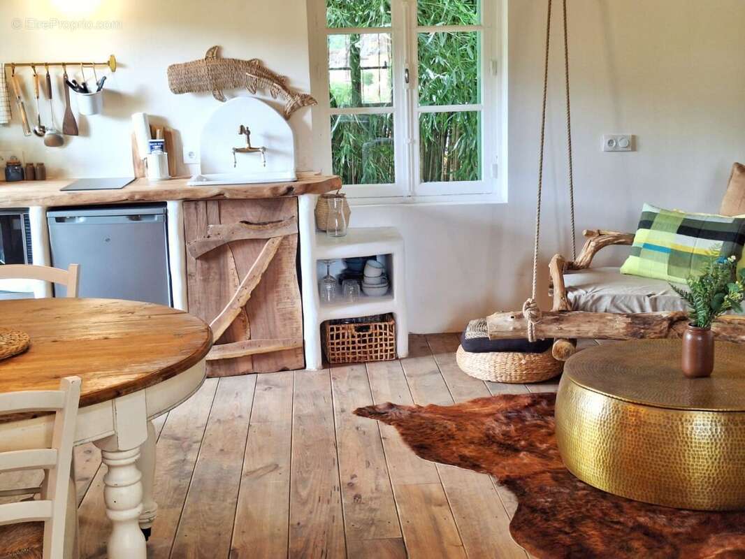 Maison à LA ROQUE-GAGEAC