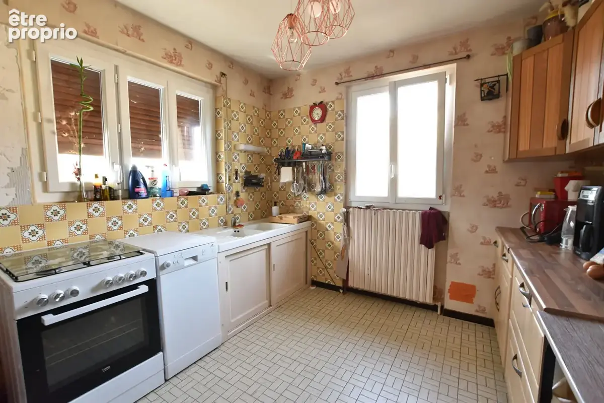 Proche Saint Pourçain sur Sioule, maison familiale de 5 chambres - photo 9