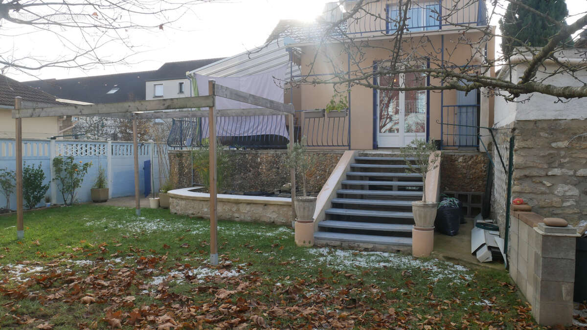 Maison à MANTES-LA-VILLE