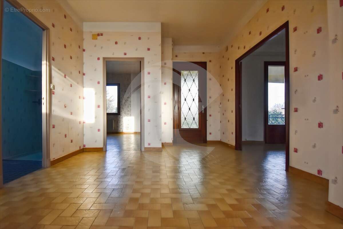 Maison à SAINT-ETIENNE-DE-TULMONT