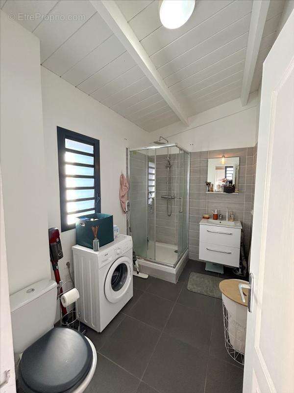 Appartement à LES AVIRONS