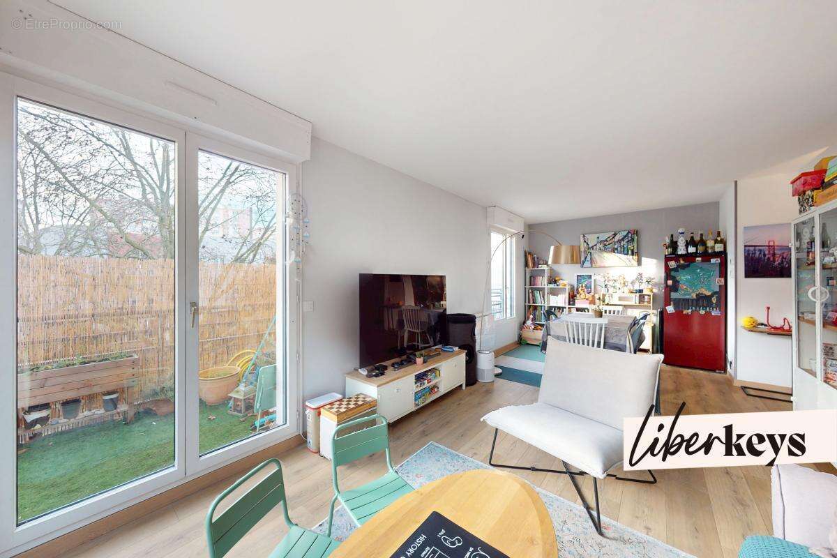 Appartement à LA GARENNE-COLOMBES