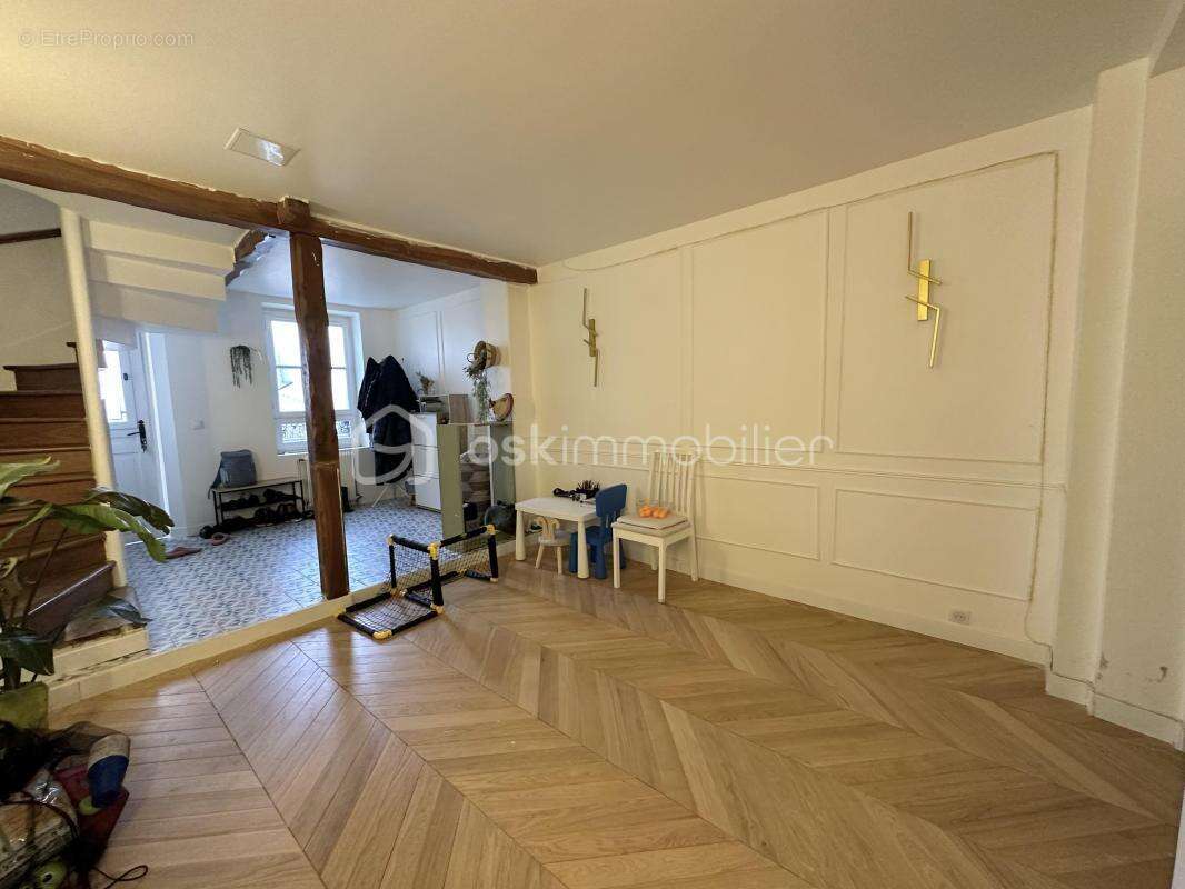 Maison à LES MUREAUX