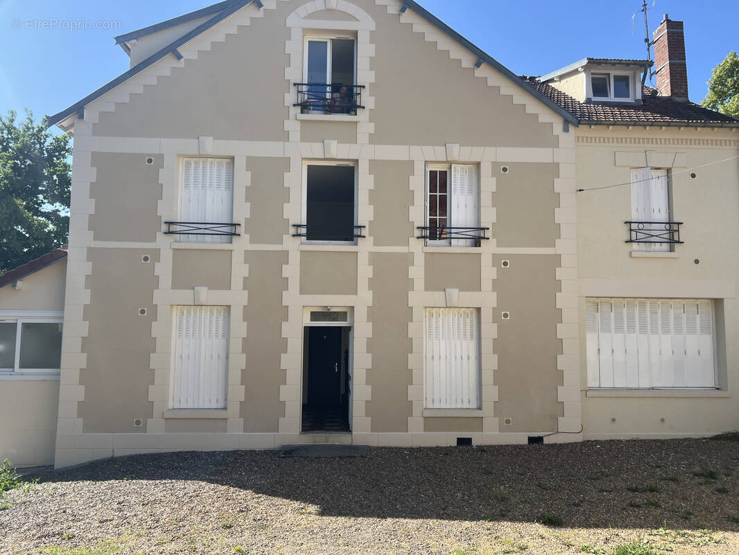 Appartement à CHAMPAGNE-SUR-OISE