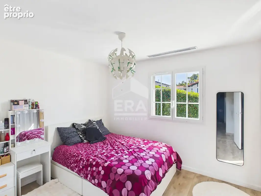 Cambo-Les-Bains - Vente Maison - grand sous-sol et piscine - photo 4