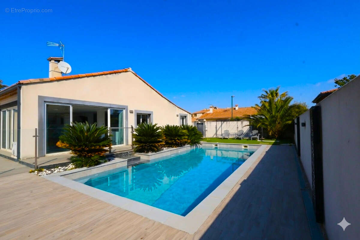 Maison à MAUGUIO