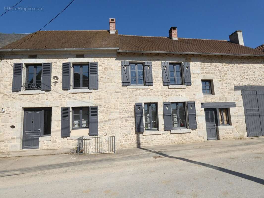Maison à ISSOUDUN-LETRIEIX
